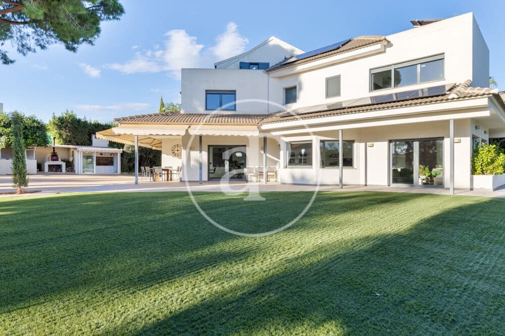 4 bedroom Villa for sale in Betera with pool garage - € 1,490,000 (Ref: 10173827)