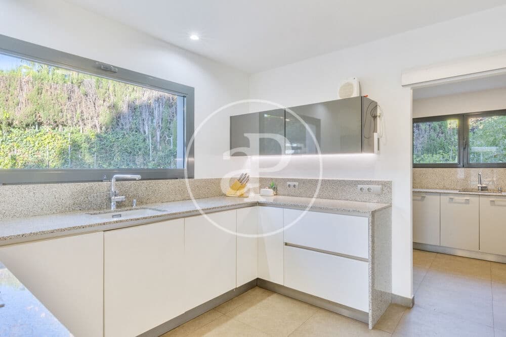 4 bedroom Villa for sale in Betera with pool garage - € 1,490,000 (Ref: 10173827)