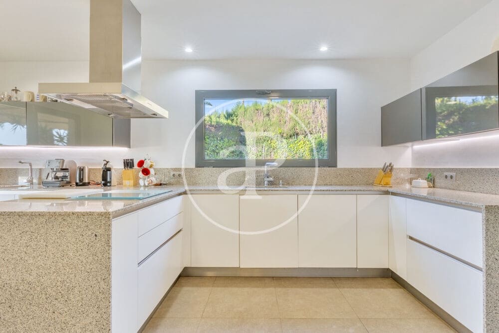 4 bedroom Villa for sale in Betera with pool garage - € 1,490,000 (Ref: 10173827)