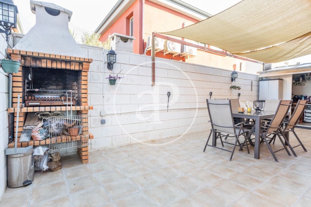 Chalet de 4 habitaciones en Burriana / Borriana en venta con garaje - 359.000 € (Ref: 10177113)