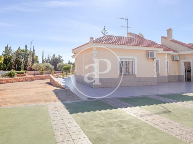 4 makuuhuone Huvila myytävänä paikassa Arenales del Sol, Elche / Elx mukana uima-altaan 
autotalli - 515 000 € (Ref: 10177114)