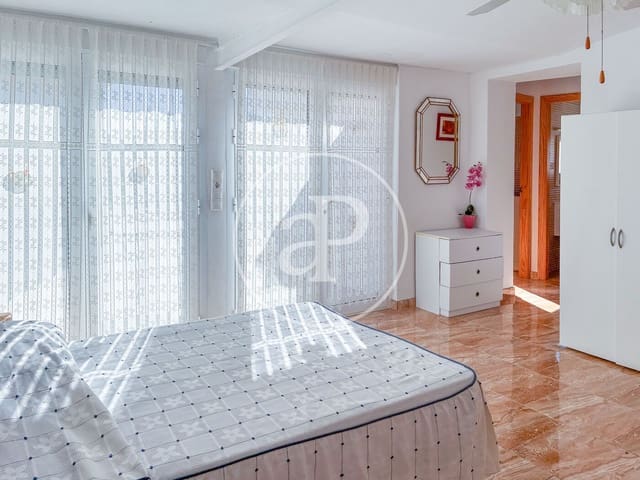 4 makuuhuone Huvila myytävänä paikassa Arenales del Sol, Elche / Elx mukana uima-altaan 
autotalli - 515 000 € (Ref: 10177114)