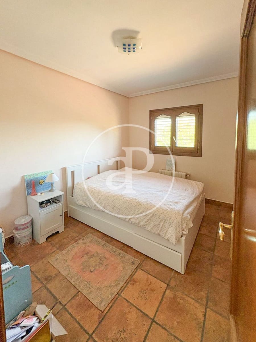4 slaapkamer Villa te koop in L'Eliana met zwembad garage - € 650.000 (Ref: 10183017)
