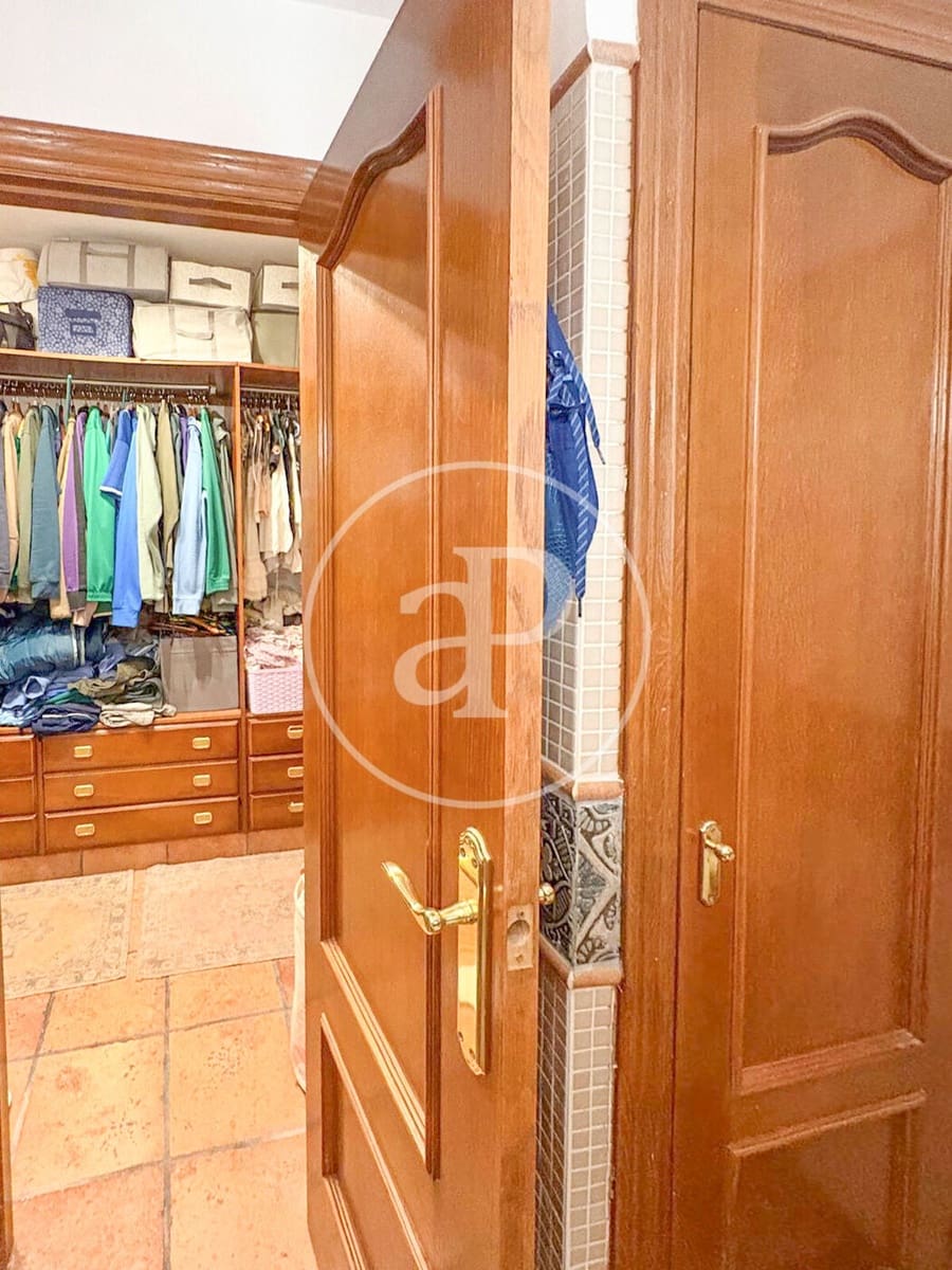 4 slaapkamer Villa te koop in L'Eliana met zwembad garage - € 650.000 (Ref: 10183017)