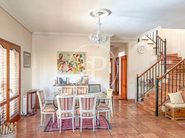 4 slaapkamer Villa te koop in L'Eliana met zwembad garage - € 650.000 (Ref: 10183017)