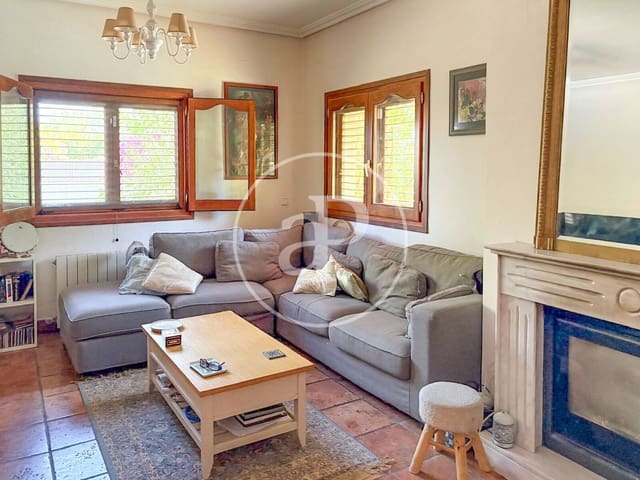 4 slaapkamer Villa te koop in L'Eliana met zwembad garage - € 650.000 (Ref: 10183017)