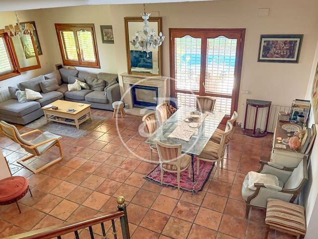 4 slaapkamer Villa te koop in L'Eliana met zwembad garage - € 650.000 (Ref: 10183017)