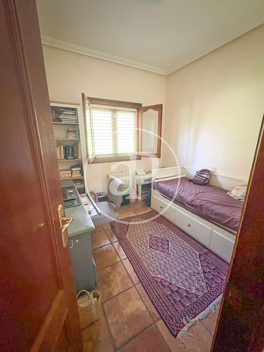 4 slaapkamer Villa te koop in L'Eliana met zwembad garage - € 650.000 (Ref: 10183017)