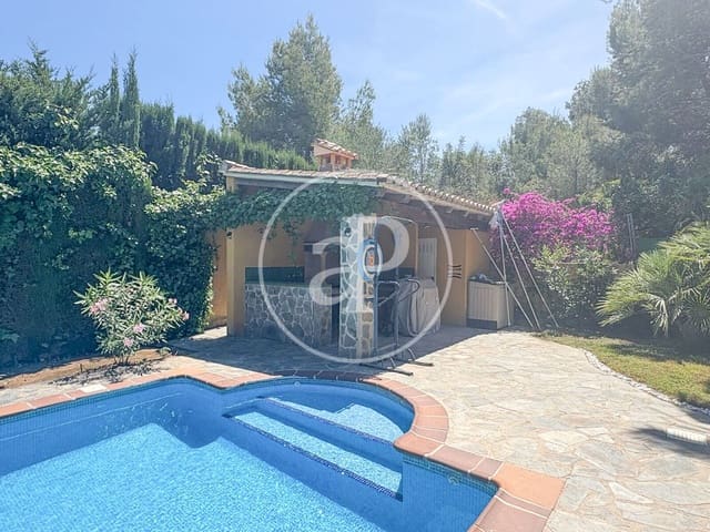 4 slaapkamer Villa te koop in L'Eliana met zwembad garage - € 650.000 (Ref: 10183017)