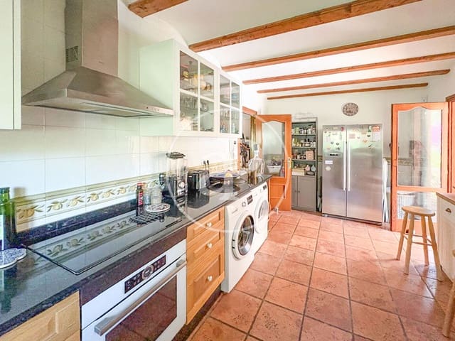 4 slaapkamer Villa te koop in L'Eliana met zwembad garage - € 650.000 (Ref: 10183017)