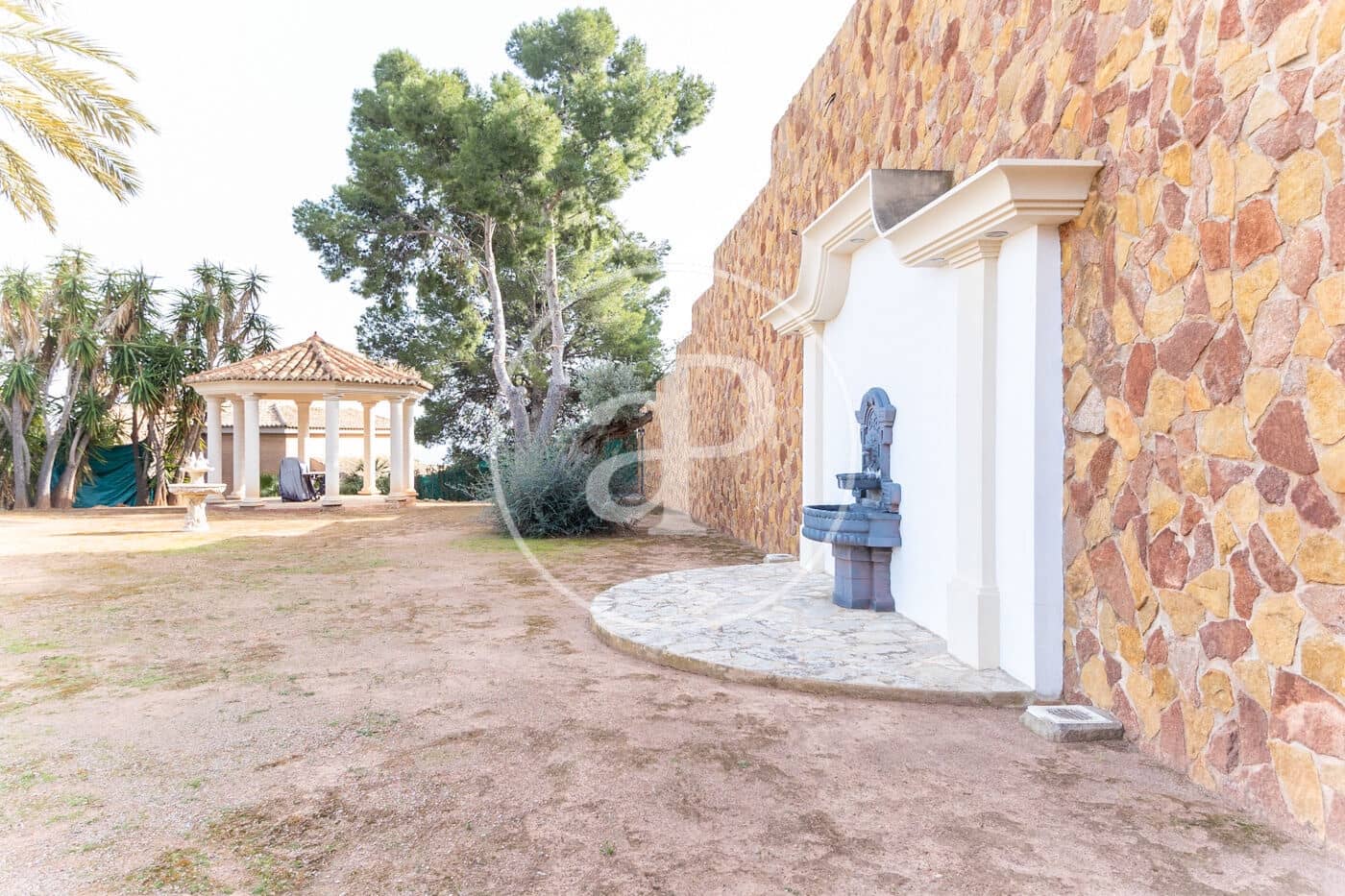 Grunde uden byggetilladelser til salg i Pucol - € 2.000.000 (Ref: 7598857)