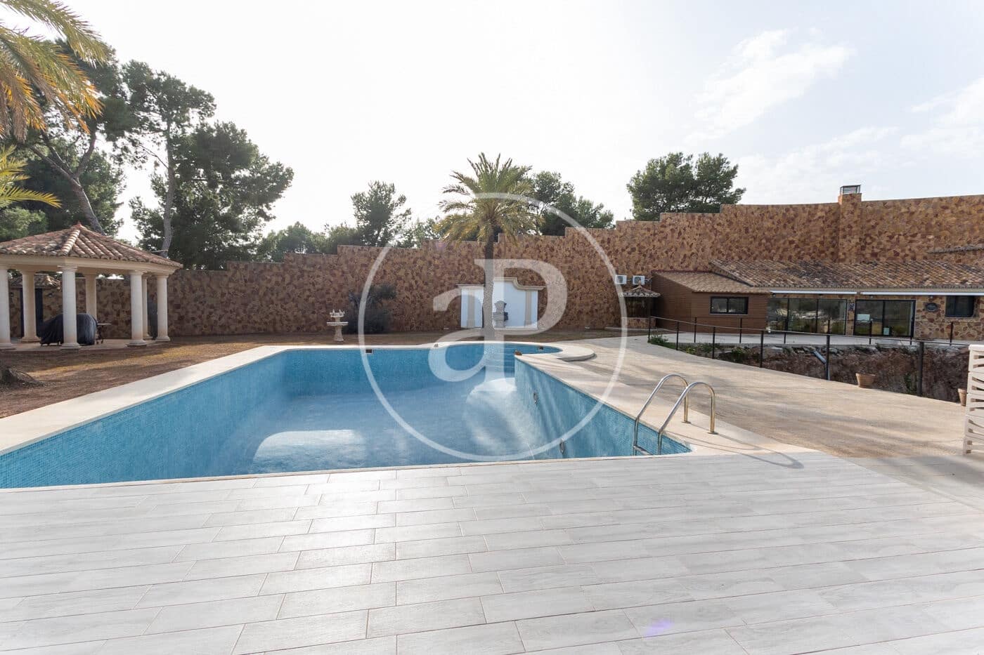 Grunde uden byggetilladelser til salg i Pucol - € 2.000.000 (Ref: 7598857)