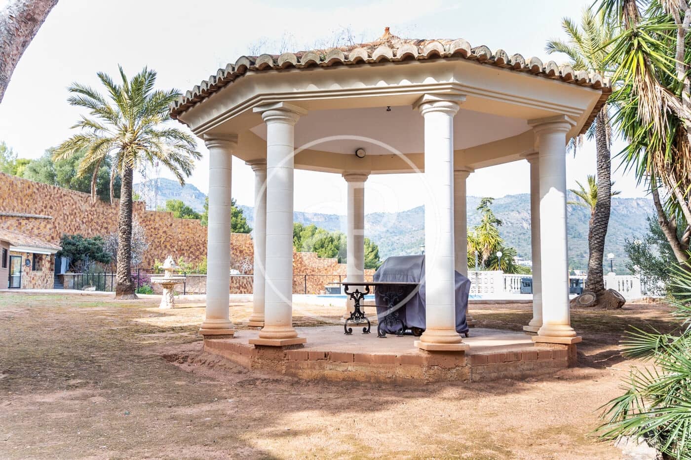 Grunde uden byggetilladelser til salg i Pucol - € 2.000.000 (Ref: 7598857)