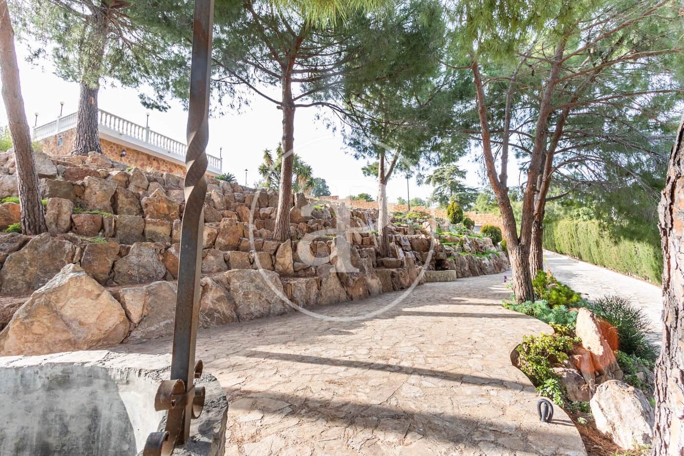 Grunde uden byggetilladelser til salg i Pucol - € 2.000.000 (Ref: 7598857)