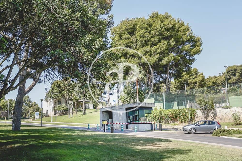 Grunde uden byggetilladelser til salg i Chiva - € 350.000 (Ref: 7598871)