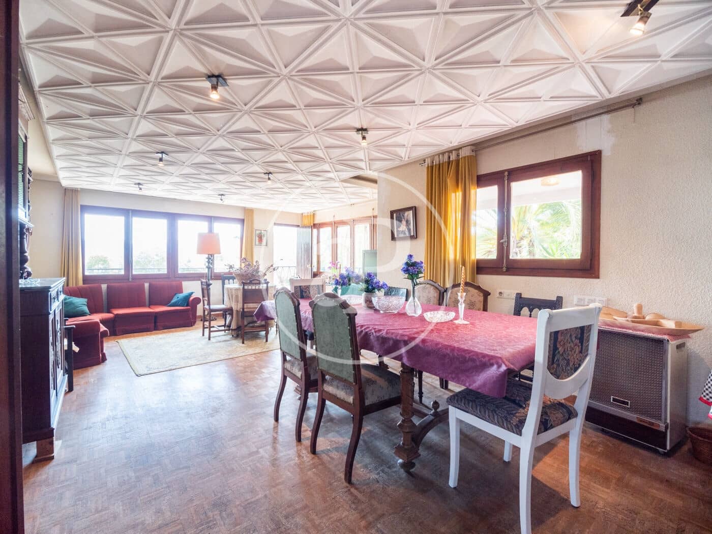 5 soveværelse Villa til salg i Gilet med swimmingpool - € 620.000 (Ref: 7600711)