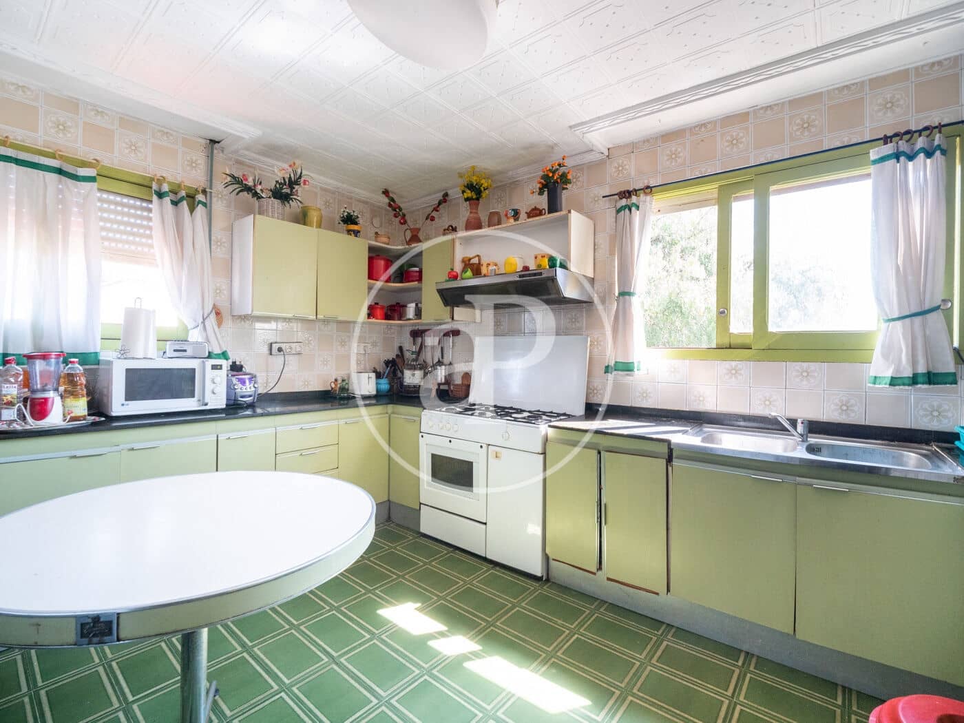 5 soveværelse Villa til salg i Gilet med swimmingpool - € 620.000 (Ref: 7600711)