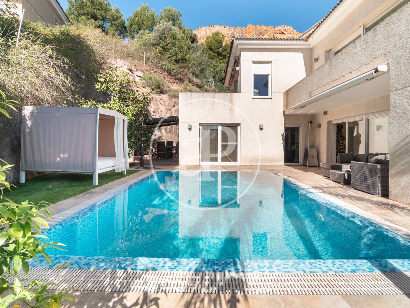 4 soveværelse Villa til salg i Gilet med swimmingpool - € 795.000 (Ref: 7600733)