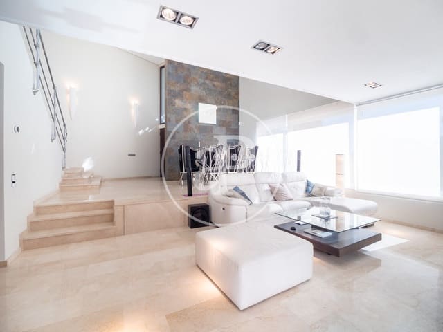 4 chambre Villa/Maison à vendre à Gilet avec piscine - 795 000 € (Ref: 7600733)