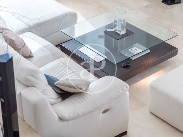 4 chambre Villa/Maison à vendre à Gilet avec piscine - 795 000 € (Ref: 7600733)