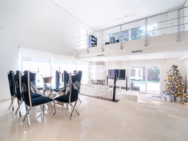 4 chambre Villa/Maison à vendre à Gilet avec piscine - 795 000 € (Ref: 7600733)