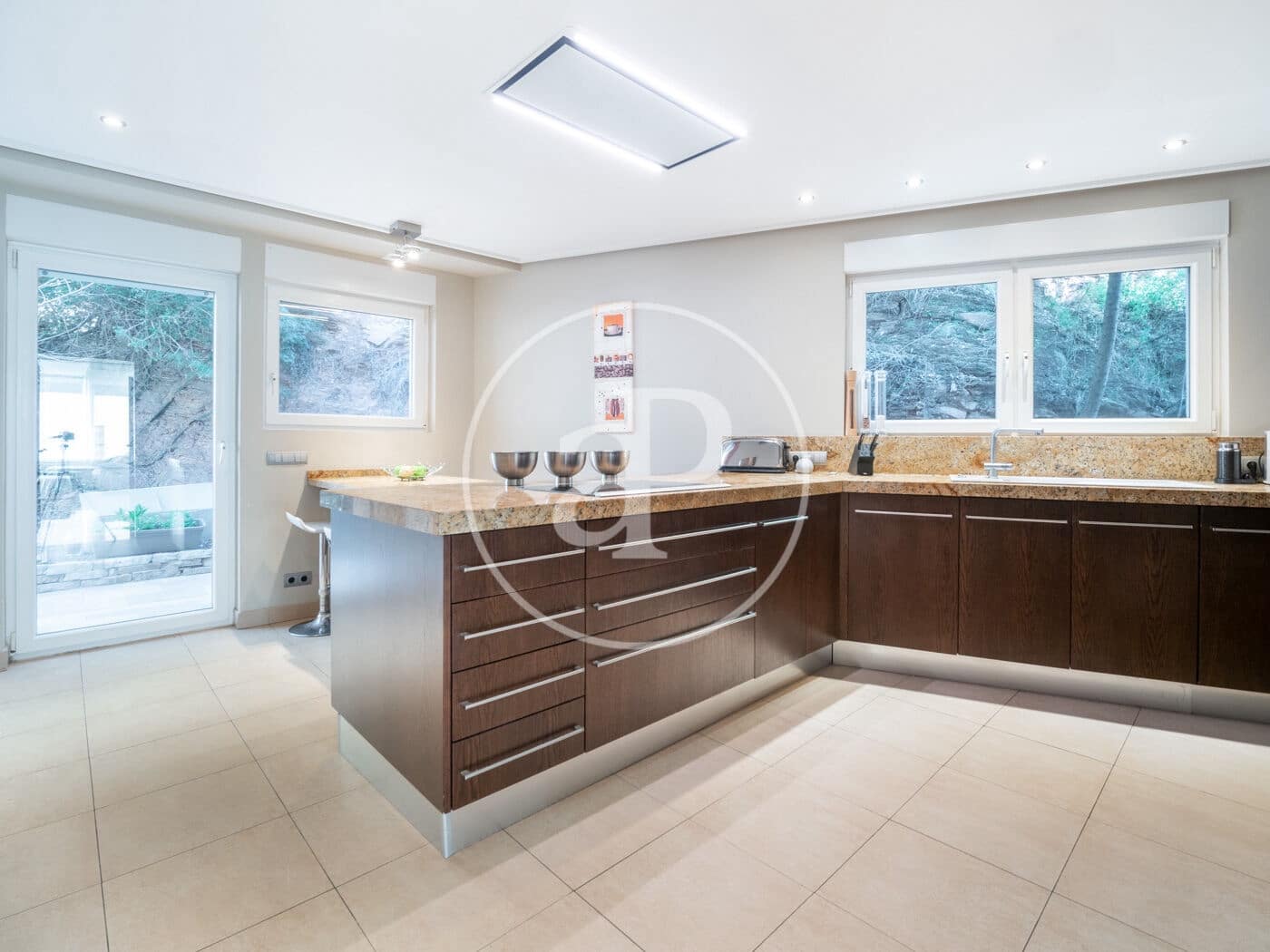 4 soveværelse Villa til salg i Gilet med swimmingpool - € 795.000 (Ref: 7600733)