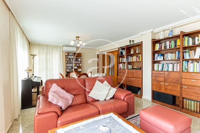 6 soveværelse Villa til salg i Torrent med swimmingpool - € 439.000 (Ref: 7604077)