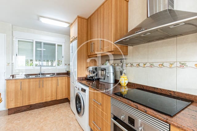 6 soveværelse Villa til salg i Torrent med swimmingpool - € 439.000 (Ref: 7604077)