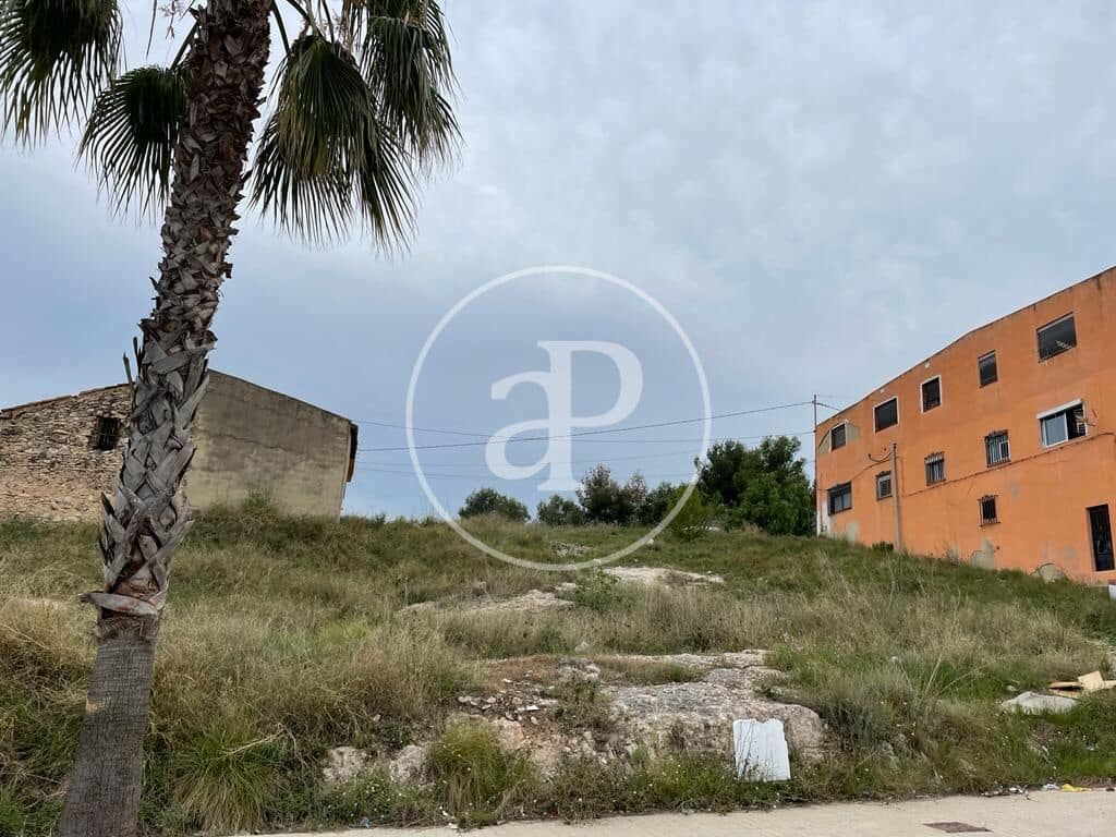 Grunde uden byggetilladelser til salg i Turis - € 140.000 (Ref: 7630084)