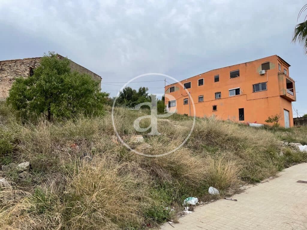 Grunde uden byggetilladelser til salg i Turis - € 140.000 (Ref: 7630084)