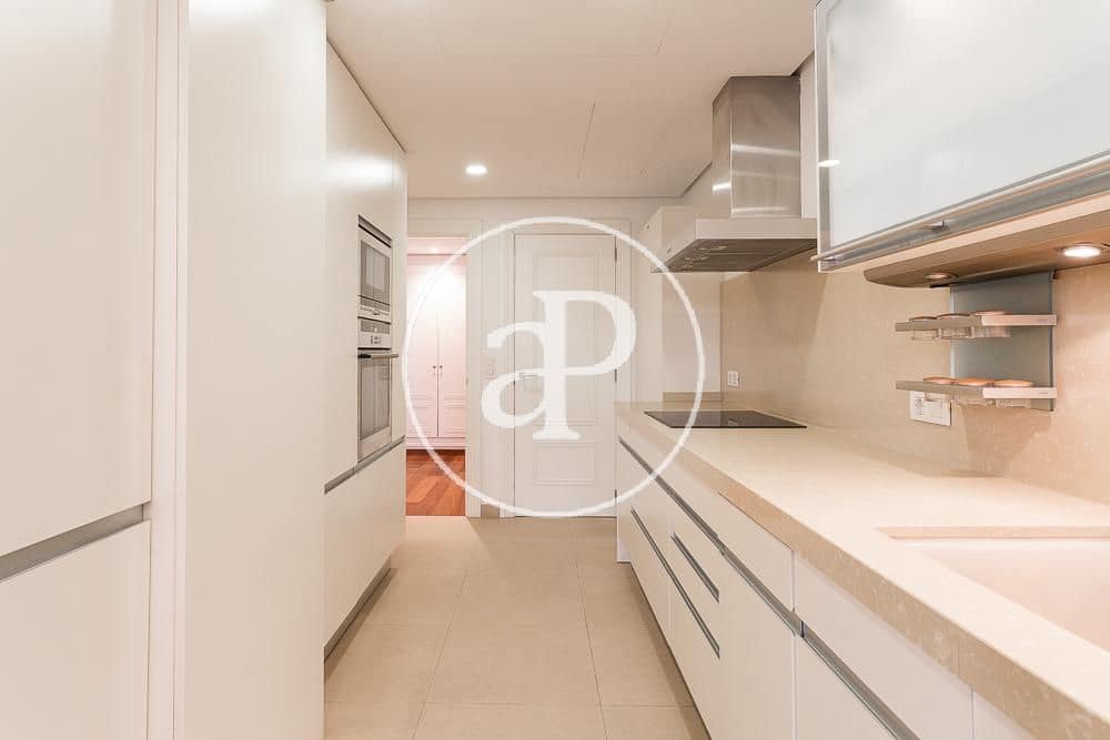 4 soveværelse Lejlighed til salg i Valencia by - € 1.350.000 (Ref: 7668996)