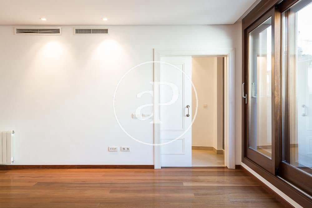 4 soveværelse Lejlighed til salg i Valencia by - € 1.350.000 (Ref: 7668996)