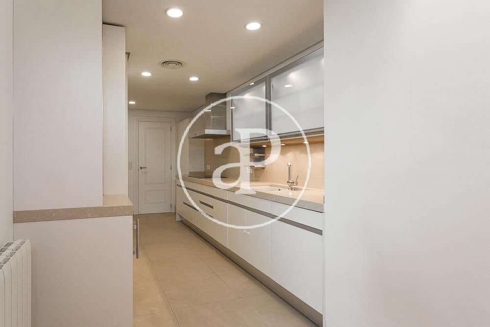 4 soveværelse Lejlighed til salg i Valencia by - € 1.350.000 (Ref: 7668996)