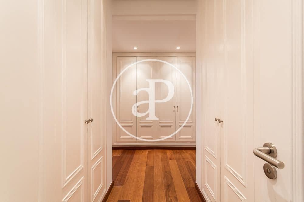 4 soveværelse Lejlighed til salg i Valencia by - € 1.350.000 (Ref: 7668996)