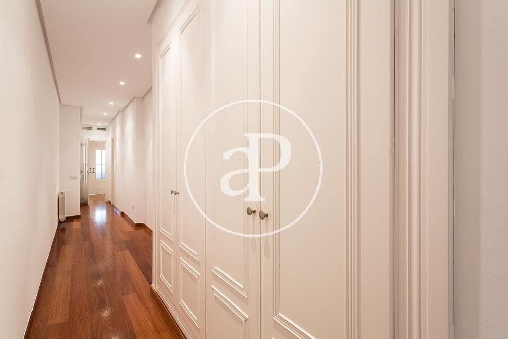 4 soveværelse Lejlighed til salg i Valencia by - € 1.350.000 (Ref: 7668996)