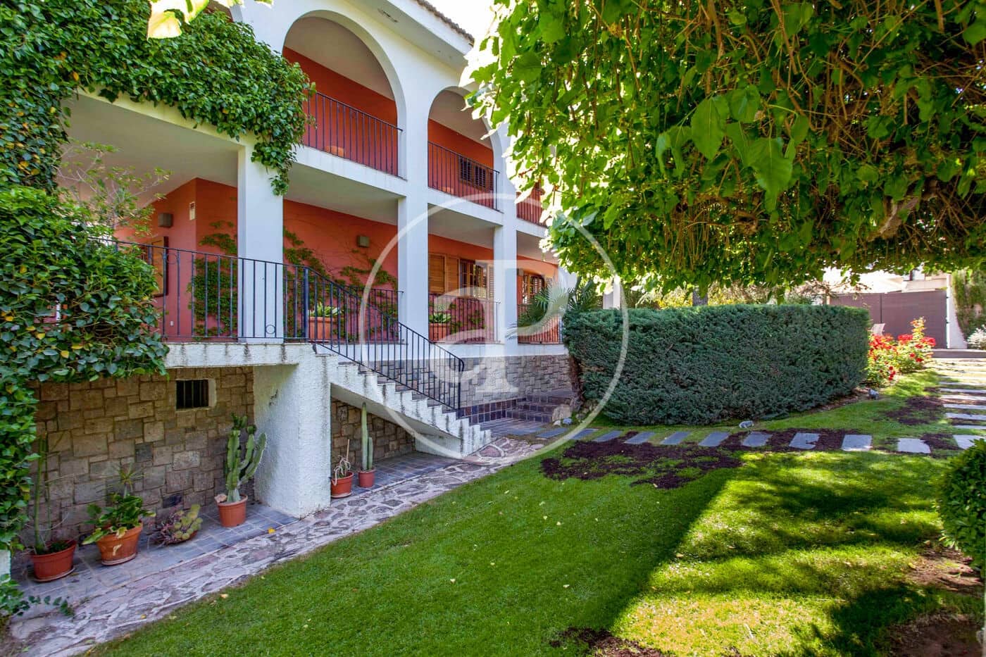 6 chambre Villa/Maison à vendre à Chiva avec piscine - 1 390 000 € (Ref: 7998950)