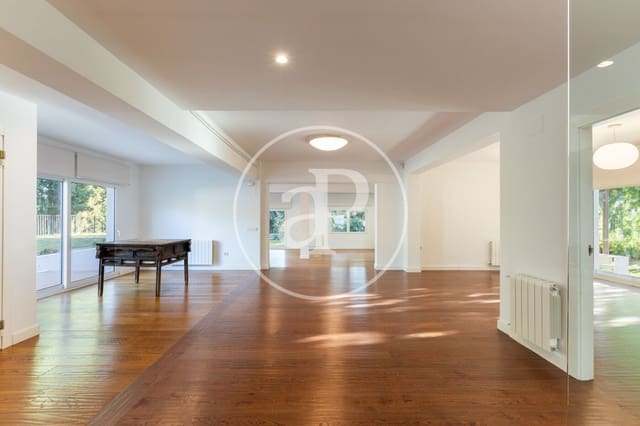 5 soverom Villa til salgs i Chiva med svømmebasseng - € 950 000 (Ref: 8039753)