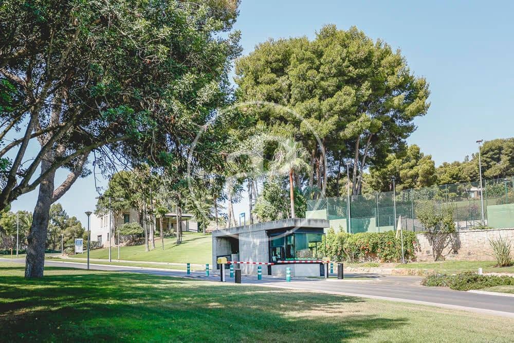 5 soveværelse Villa til salg i Chiva med swimmingpool - € 950.000 (Ref: 8039753)