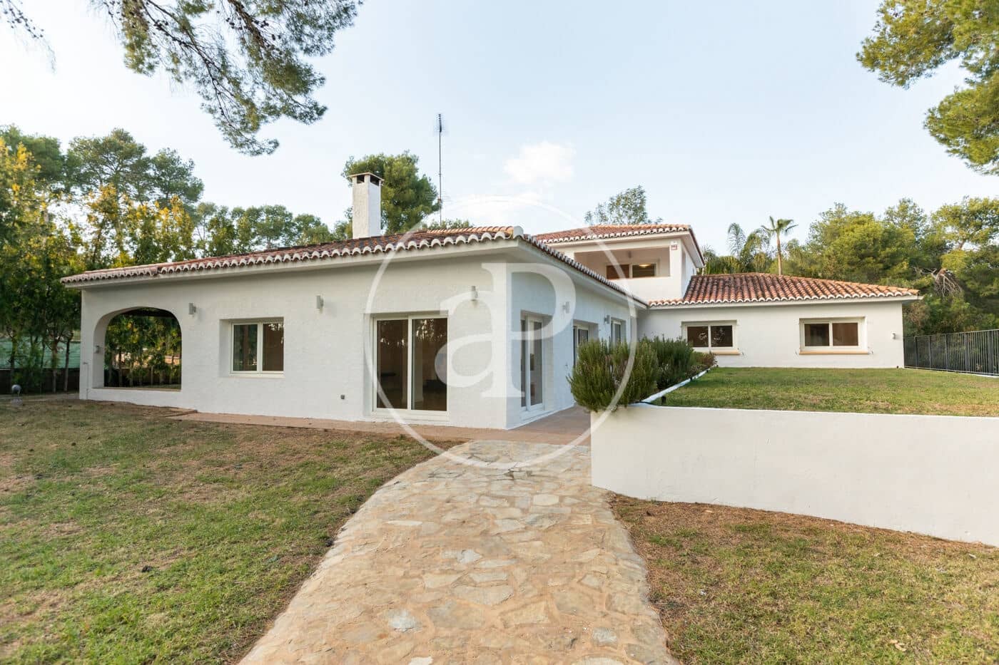 5 soveværelse Villa til salg i Chiva med swimmingpool - € 950.000 (Ref: 8039753)