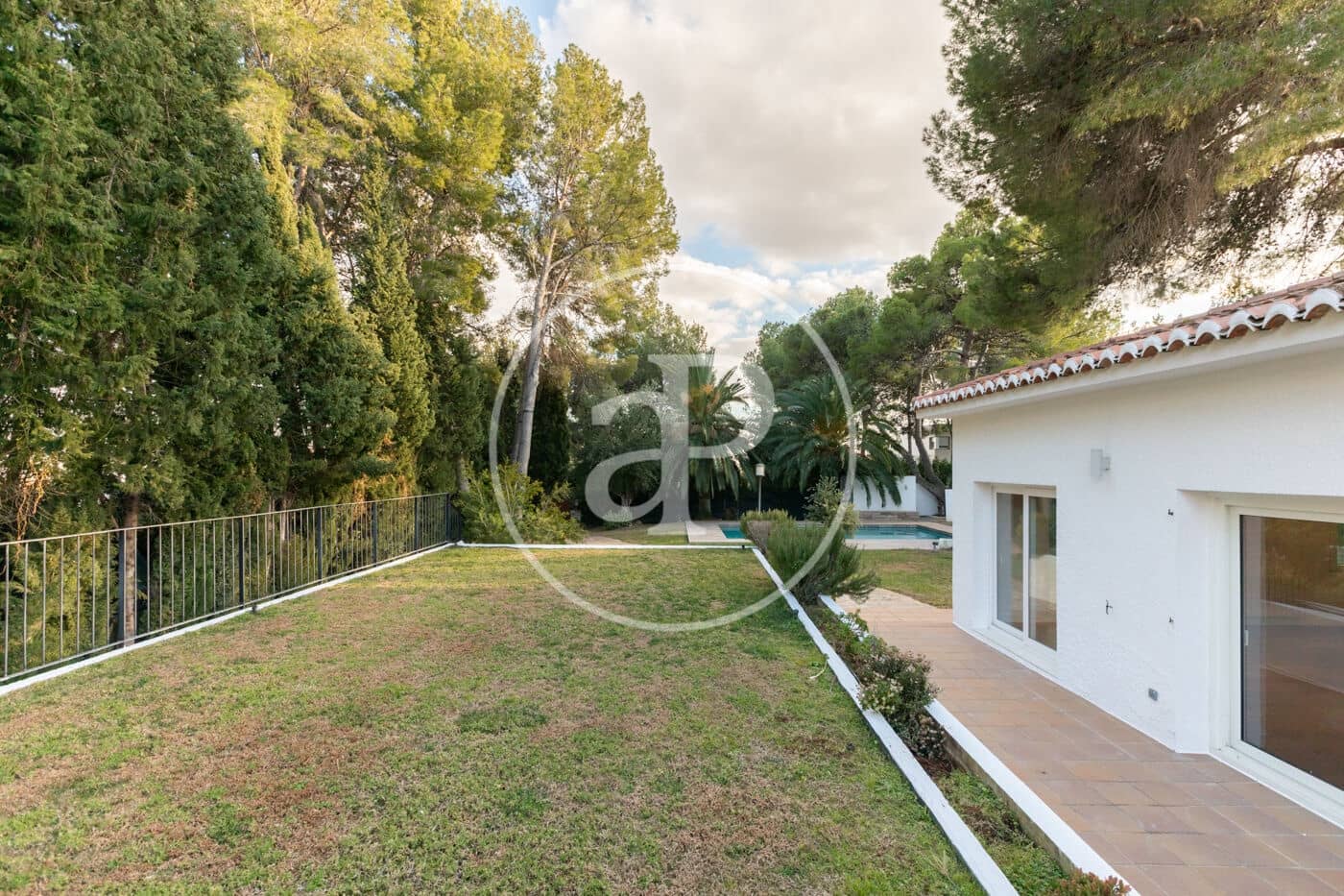 5 soveværelse Villa til salg i Chiva med swimmingpool - € 950.000 (Ref: 8039753)