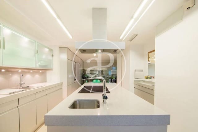 3 soveværelse Penthouse til salg i El Pla del Remei, Valencia by - € 1.950.000 (Ref: 8108007)