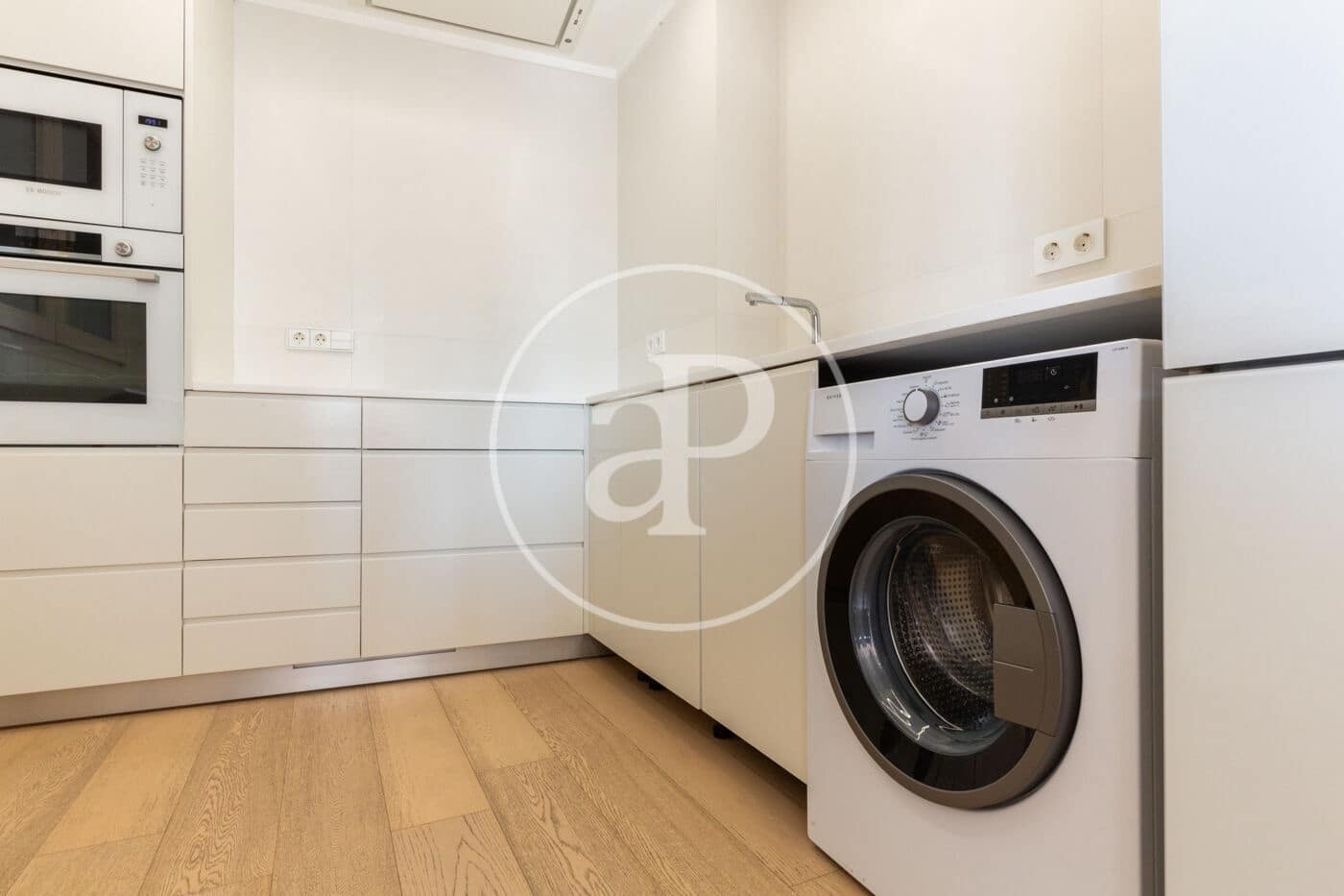 2 soveværelse Lejlighed til salg i Valencia by - € 750.000 (Ref: 8113956)