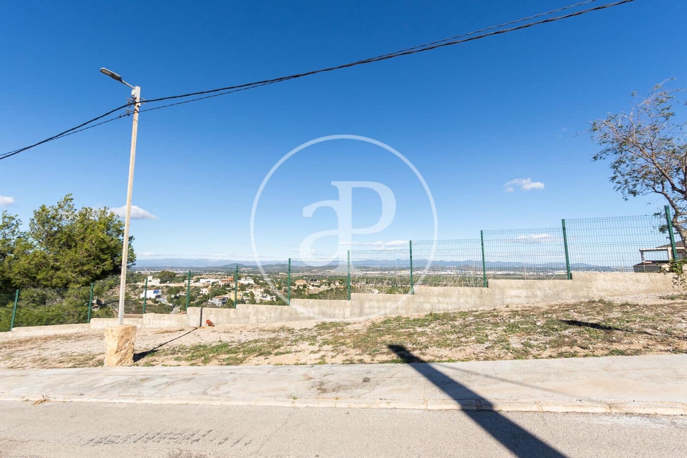 Grunde uden byggetilladelser til salg i Calicanto - € 85.000 (Ref: 8165535)