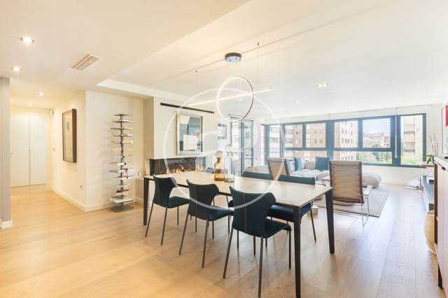 3 soveværelse Lejlighed til salg i Exposicio, Valencia by - € 1.200.000 (Ref: 8292573)