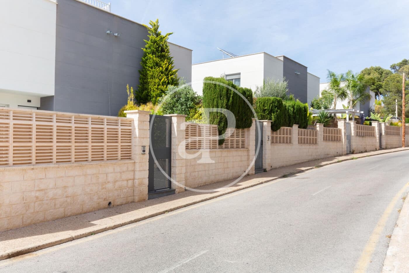 4 bedroom Villa for sale in Albir with pool - € 460,000 (Ref: 8307516)