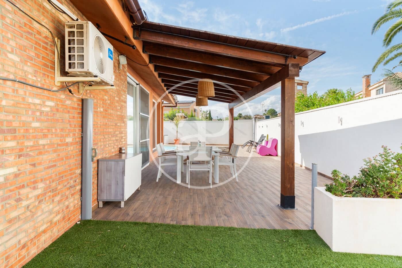 5 slaapkamer Villa te koop in Riba-roja de Turia met zwembad - € 950.000 (Ref: 8307872)