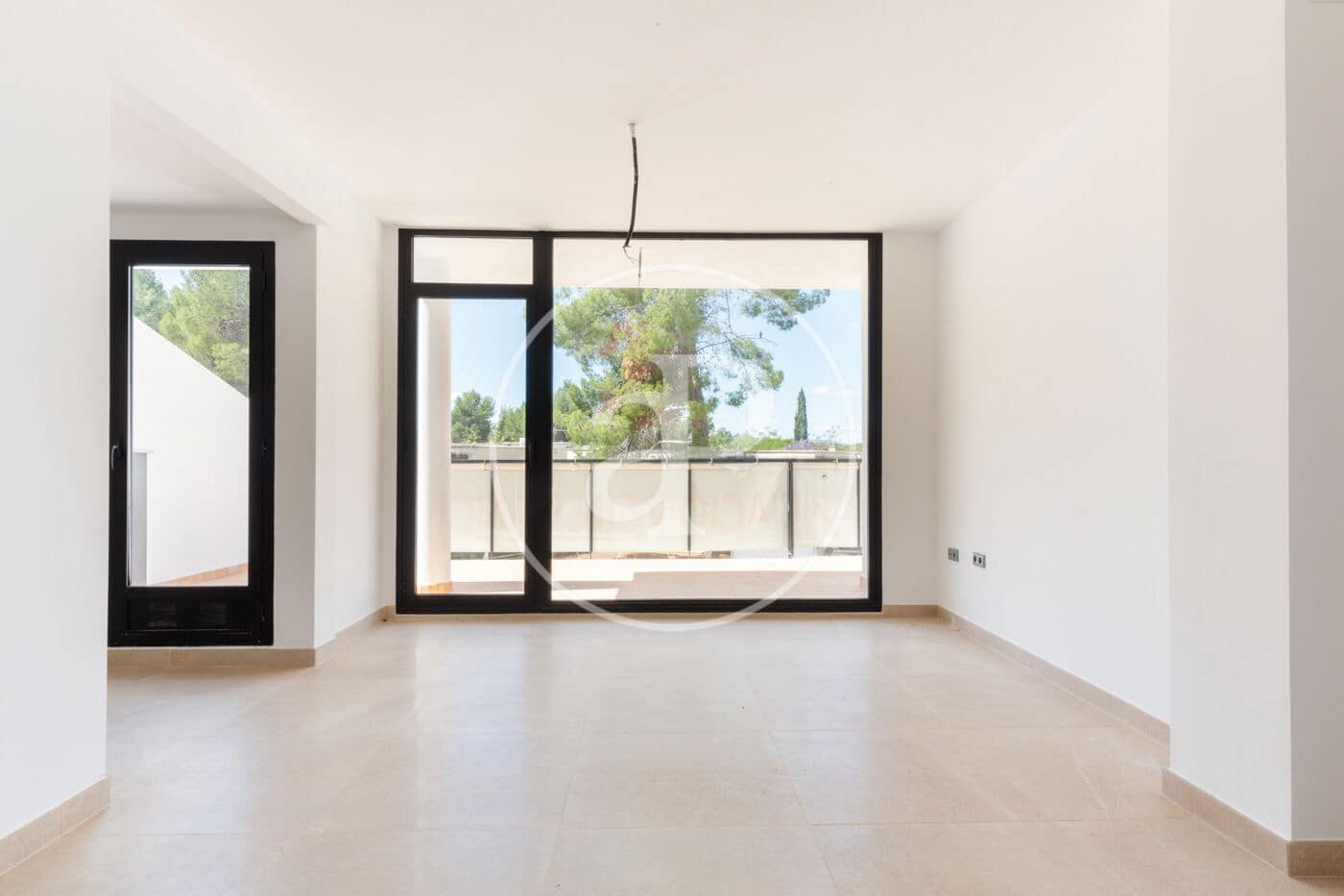 4 sypialnia Willa na sprzedaż w Chiva z basenem - 384 000 € (Ref: 8315437)