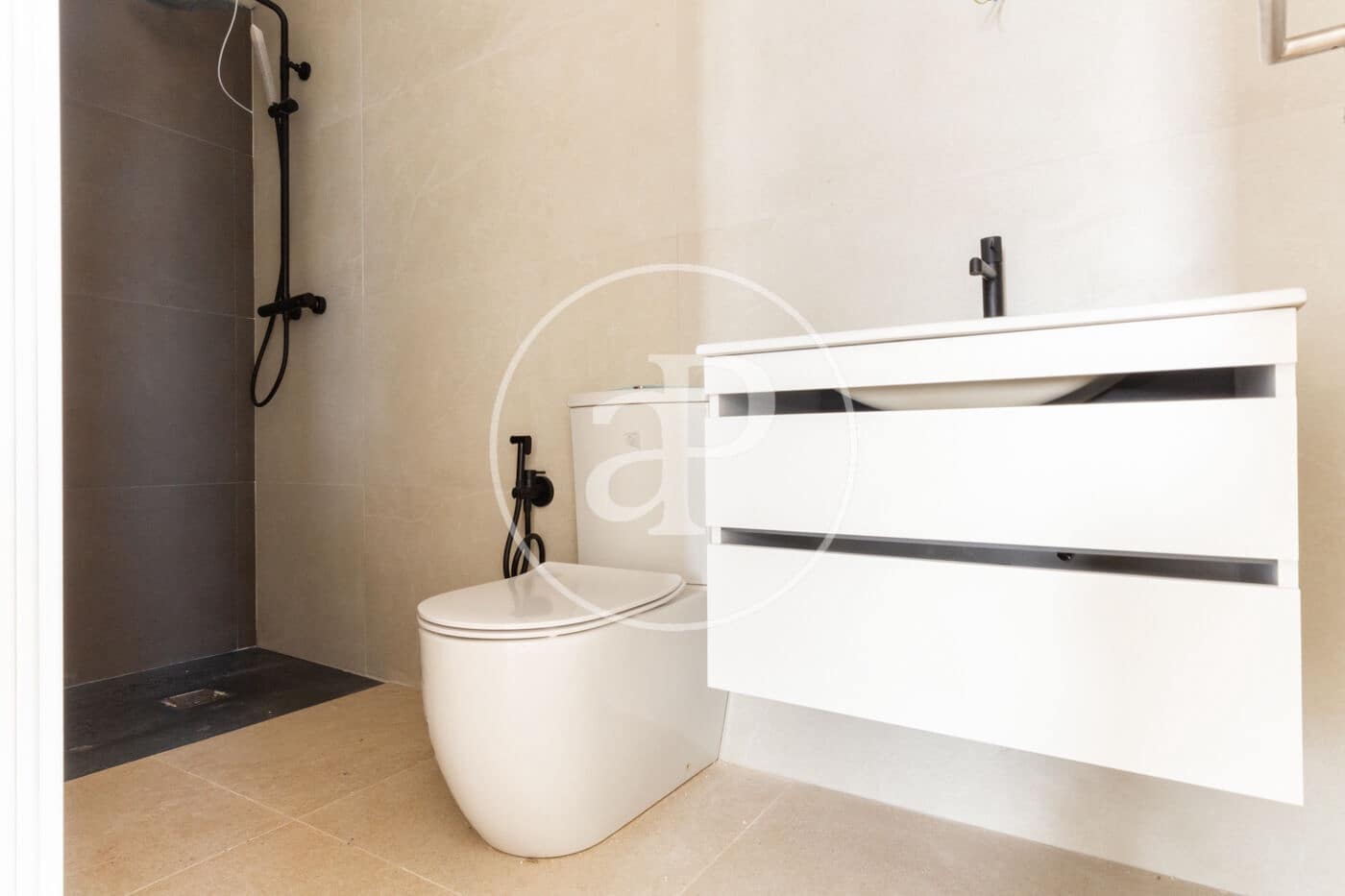 4 sypialnia Willa na sprzedaż w Chiva z basenem - 384 000 € (Ref: 8315437)