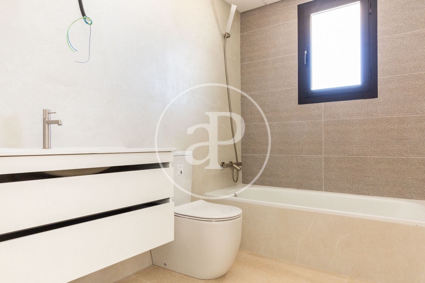 4 sypialnia Willa na sprzedaż w Chiva z basenem - 384 000 € (Ref: 8315437)