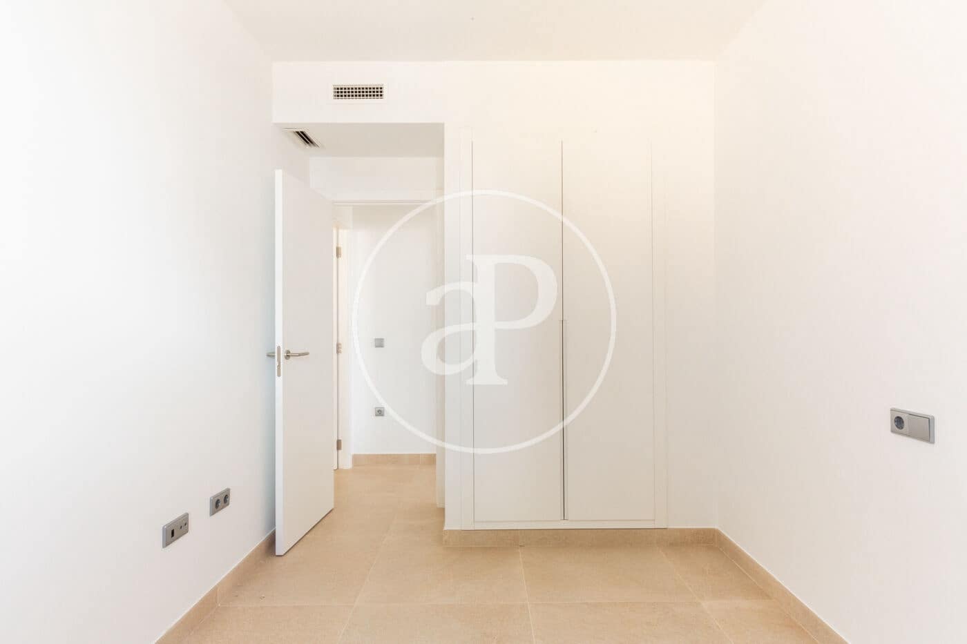 4 sypialnia Willa na sprzedaż w Chiva z basenem - 384 000 € (Ref: 8315437)